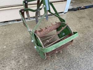 lot 82 image: Vintage Hand Garden Mulcher
