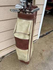 lot 88 image: Golf Bag with Assorted Northwester Golf Clubs