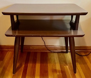 lot 12 image: Retro Two Tiered End Table
