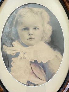 lot 20 image: Framed Vintage Photo with Curved Glass