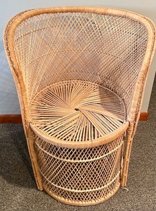 lot 90 image: Wonderful Vintage Wicker Chair