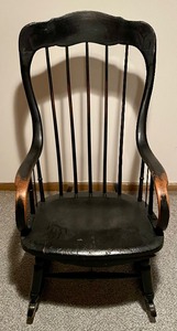 lot 102 image: Vintage Rocking Chair