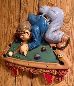 lot 104 image: Ceramic Painted Vintage Pool Themed Wall Hanging