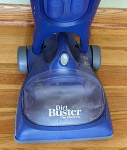 lot 176 image: Bissell and Black Decker Lightweight Vacuums