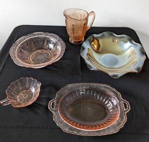 lot 179 image: Vintage Depression Glass