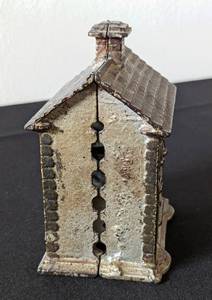 lot 182 image: Vintage Cast Iron Bank