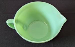 lot 185 image: Fire King Jadeite Mixing Bowl