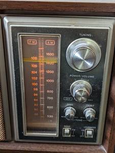 lot 190 image: Vintage Sony Radio