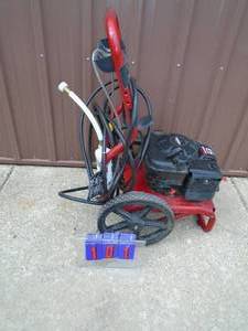 Craftsman 7 hp 2800 psi pressure washer. No wand. Motor runs. Unable to fully test with water. As shown.