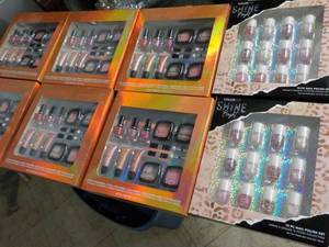 6 Glitz and Glam Gift Sets and 2 - ...