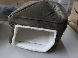 Heart to Tail Medium Pet Bed...