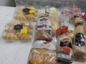 Box of Frozen Rolls, Bagels and mor...