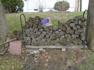 Pile of wood & holder & muschroom anchor. As shown.