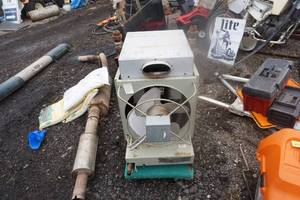 lot 16 image: Carrier Model 46BB100A LP Gas Heater