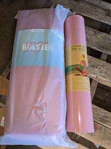 lot 90 image: Eco Friendly Yoga Mat & Trideer Yoga Bolster