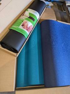 lot 88 image: Earthing Grounding Foot Mat & Yoga Mat