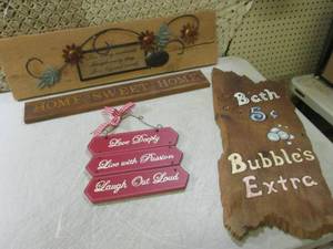(EW5) Assorted Wood Wall Decor...