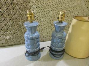 (FS) Pair Vintage Ceramic Table Lig...