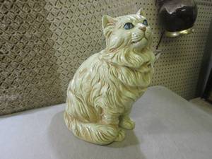 (FDS) Large Cat Figure Approx 19 T...