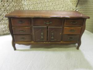 (RM1) Wood Jewelry Box 19 W x 9 1...