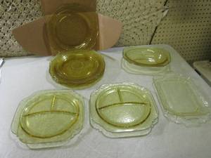 (BS) 5 Vintage Color Glass Dishes w...