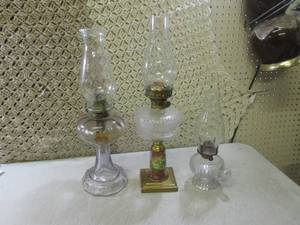 (F-3) 3 Vintage KeroseneOil Lamps ...