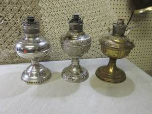 (D-1) 3 Vintage Metal KeroseneOil ...