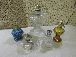 (F-2) Lot of 4 Small 1 Larger Oil L...