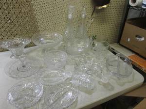 (D-2) Assorted Glass Bowls Server P...