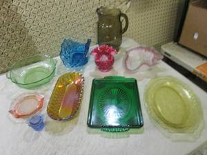 (RM3) Assorted Colored Glass...