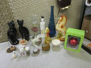 (RM2) Assorted Decor Figures Etc...