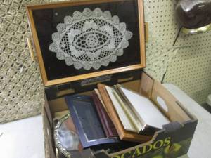 (RM5) Vintage Wood Serving Tray wit...