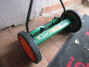 (CS) Scotts Elite 16 Reel Mower...