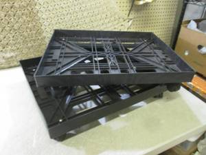 (RM5) 2 Rolling Platforms 23 x 19...