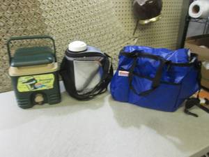 (F-2) Igloo Beverage Cube, Insulate...
