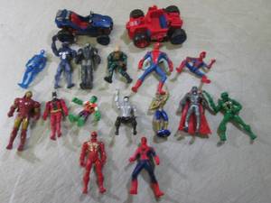 (BSB) Assorted Small Action Figures...