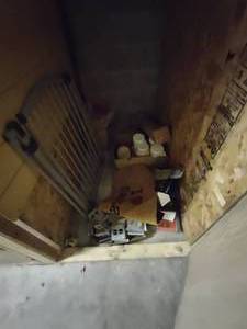 Unit C6 5 x 3 abandoned stored goods