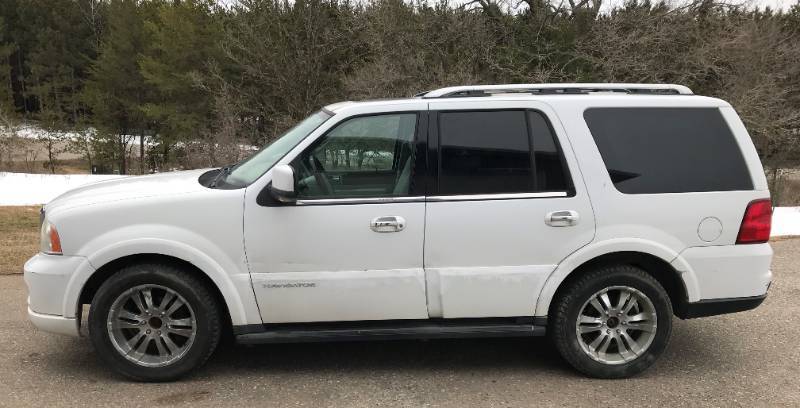 lot 4 image: 2005 Lincoln Navigator 4x4