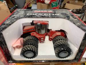 lot 1 image: Case IH STX440 Quadtrac 116 Tractor NIB (New in Box)