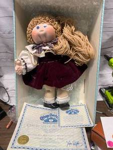 lot 3 image: Original Cabbage Patch Kids Doll with Box