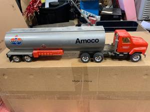 lot 10 image: Vintage Ertl Amoco Tanker Truck 19 Inch Long