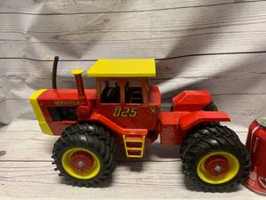 lot 22 image: New Old Stock Versatile 825 Tractor 116