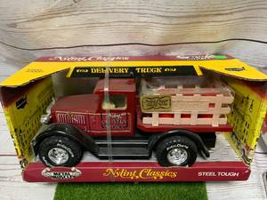 lot 37 image: Nylon Vintage Delivery Truck