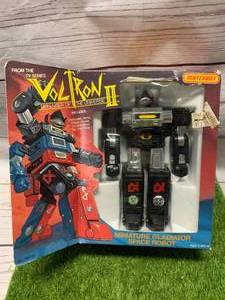 lot 38 image: 1984 Matchbox Voltron II Space Robot