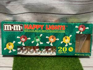 lot 86 image: M&M Happy Light Set