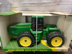 lot 88 image: Ertl John Deere 8870 4WD Tractor 116