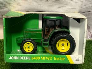 lot 90 image: Ertl John Deere 6400 MFWD Tractor 132