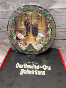 lot 95 image: Disney 101 Dalmatians Limited Edition Wedding Bells 3D Plate