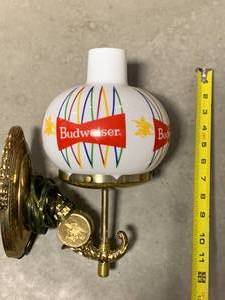 lot 13 image: Vintage Anheuser-Busch Budweiser Beer Lamp Sconce