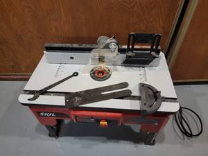 Compact Router Bench